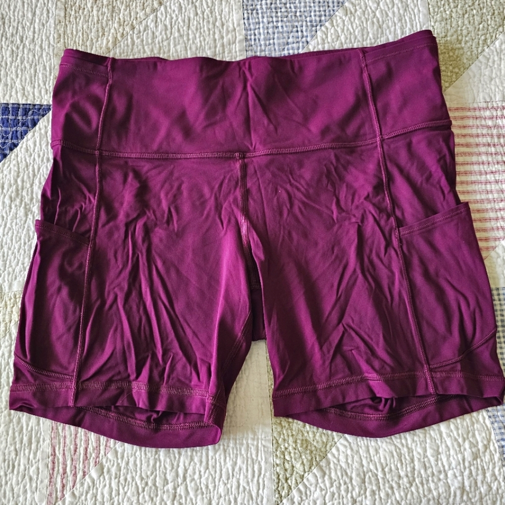 Womens Lululemon Fast & Free Purple High Rise Yoga Workout Shorts Size 10